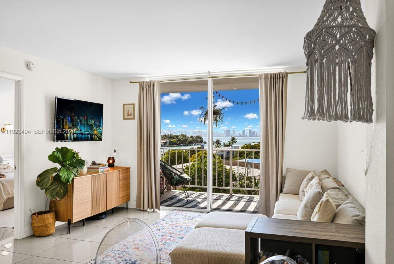 6900 Bay Dr, Unit 6B, Miami Beach, FL 33141 Photo