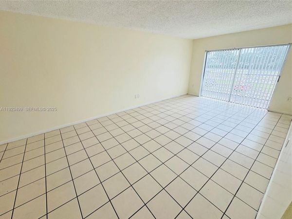 3610 NW 21st St, Unit 205, Lauderdale Lakes, FL 33311