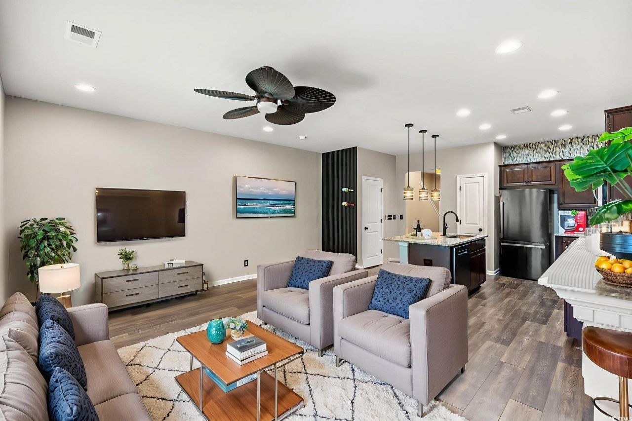 257 Castle Dr. Photo 6