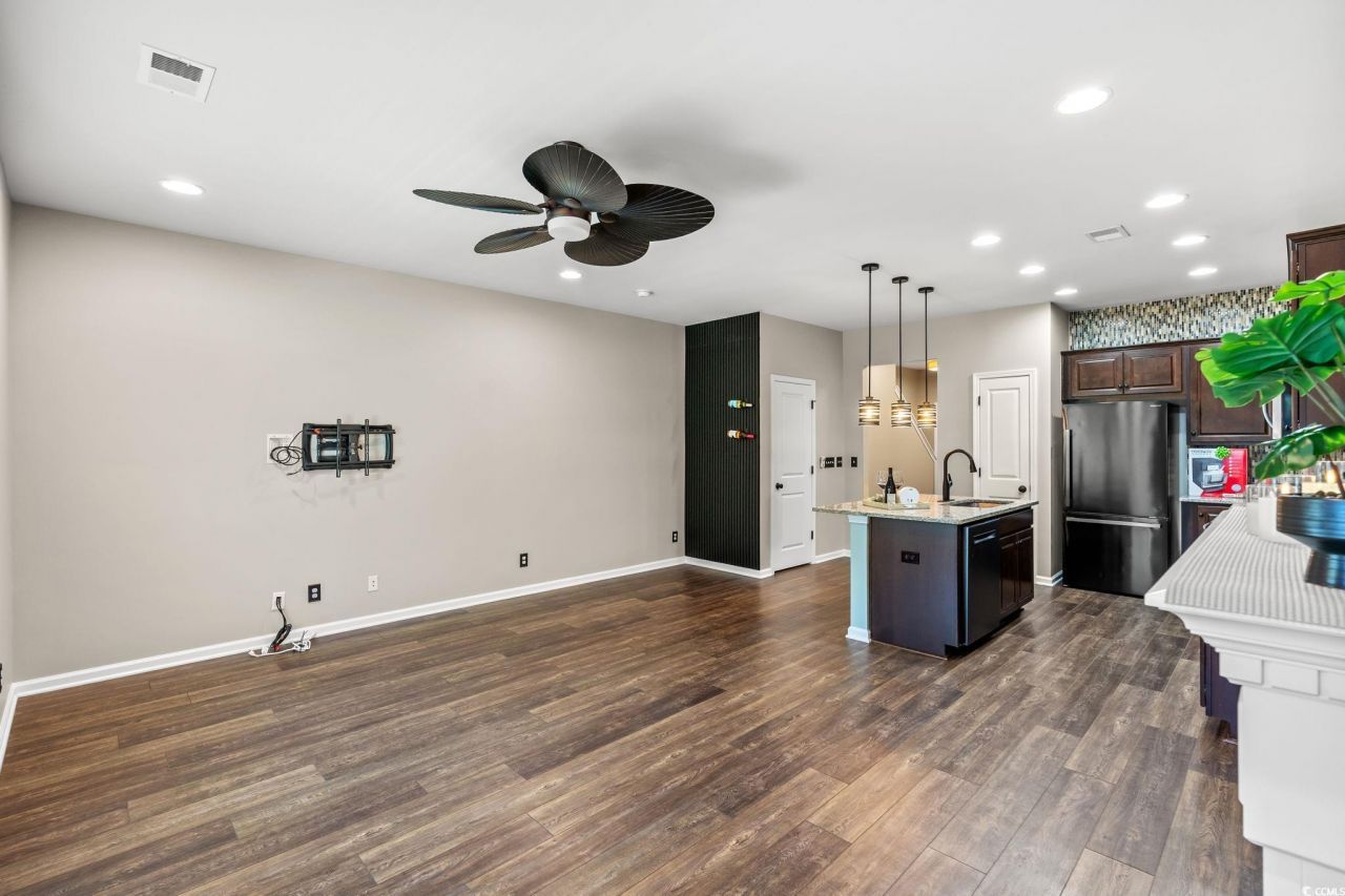 257 Castle Dr. Photo 7