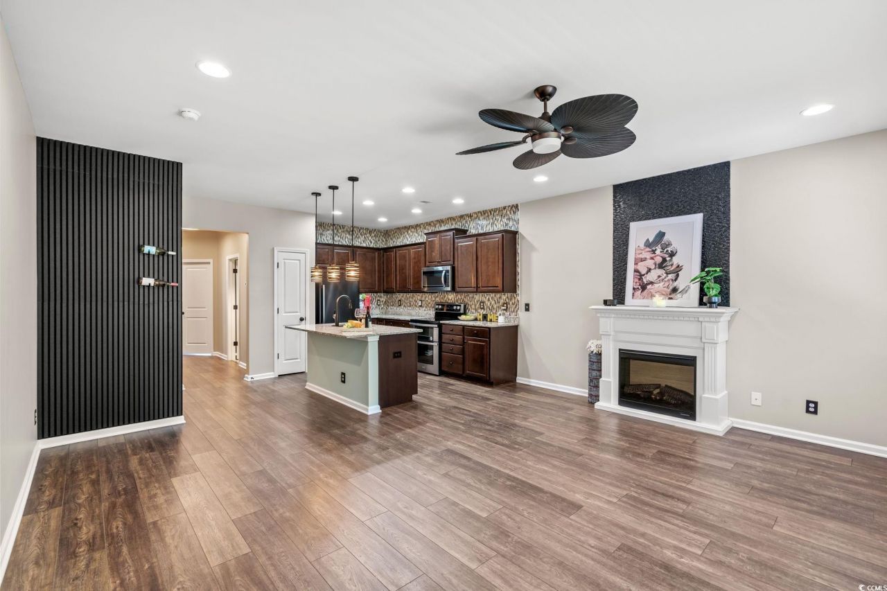 257 Castle Dr. Photo 8