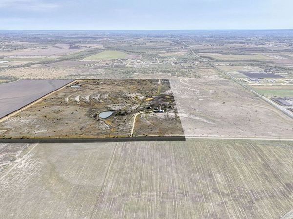 2780 Freudenburg, St Hedwig, TX 78152