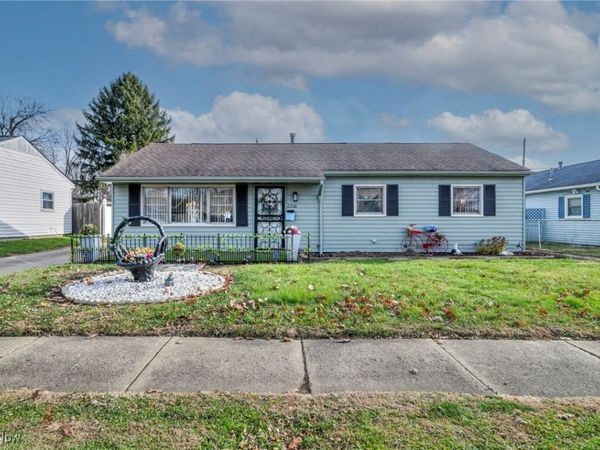 2208 Willowrow Avenue NE, Canton, OH 44705