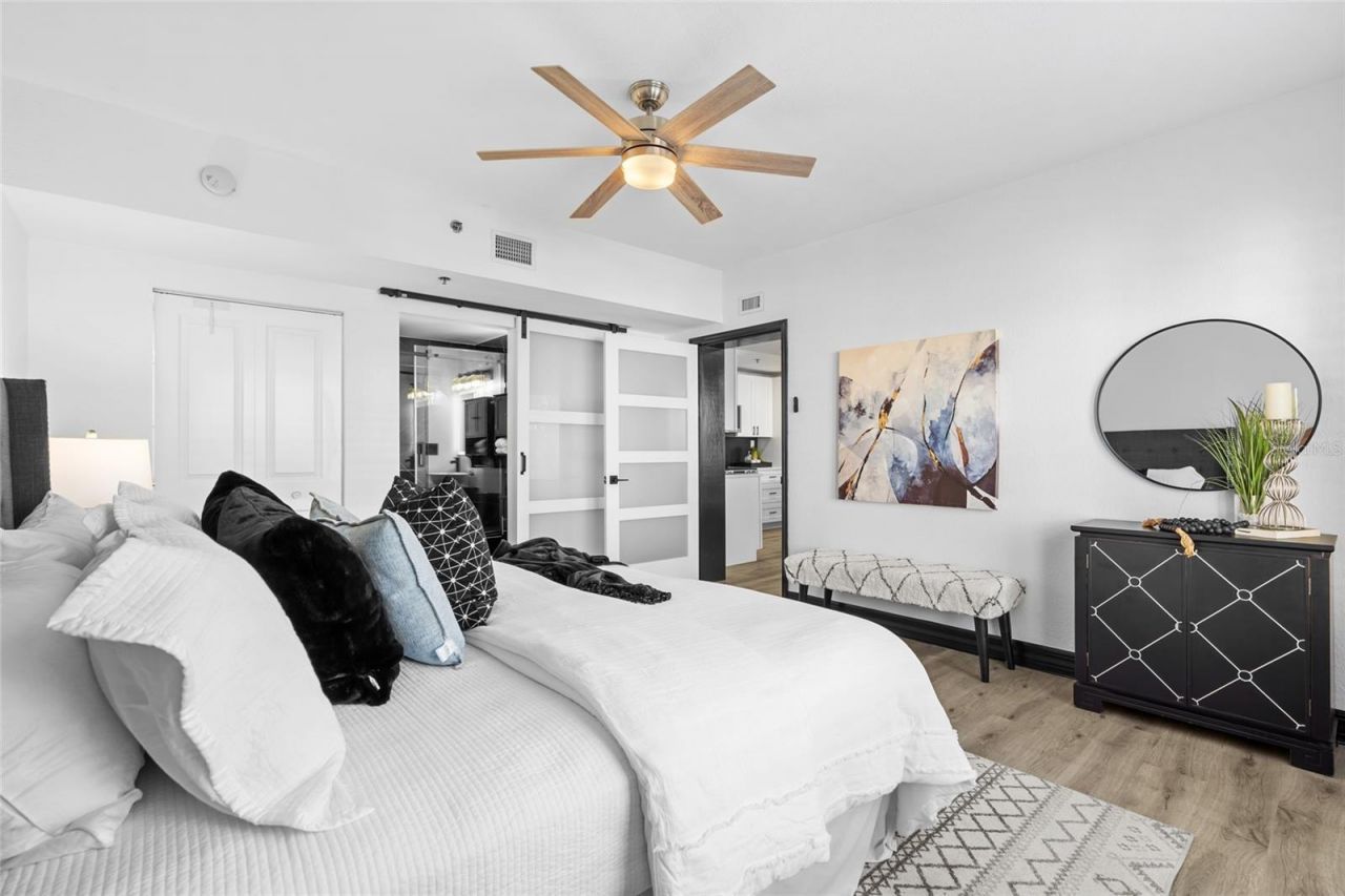 219 4th Avenue N, Unit 201, Saint Petersburg, FL 33701 Photo