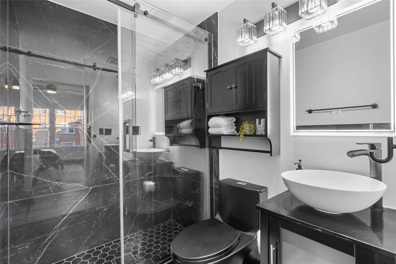 219 4th Avenue N, Unit 201, Saint Petersburg, FL 33701 Photo