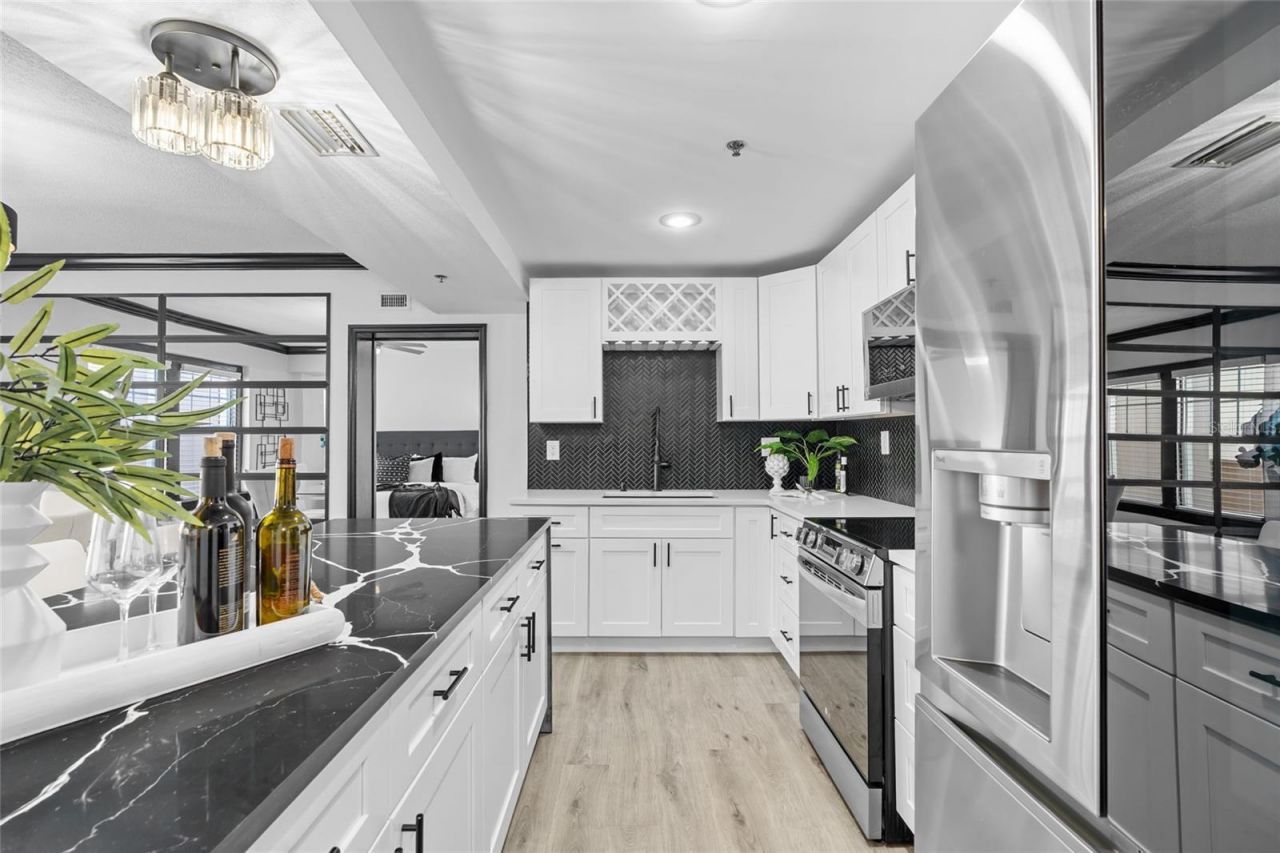 219 4th Avenue N, Unit 201, Saint Petersburg, FL 33701 Photo