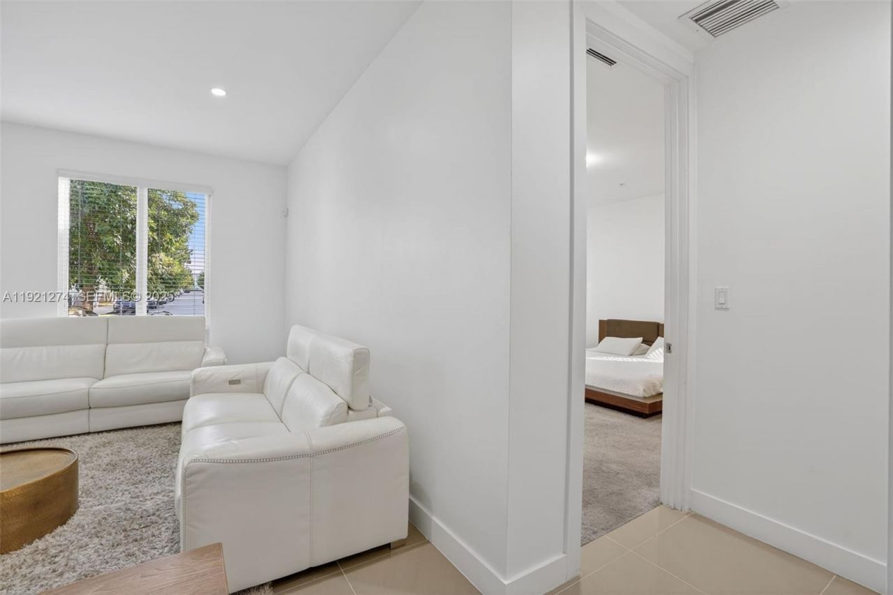 6310 NW 103rd Pl, Unit 104, Doral, FL 33178 Photo