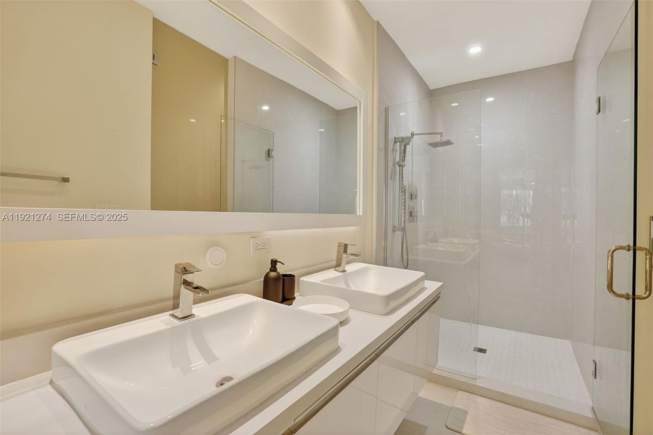 6310 NW 103rd Pl, Unit 104, Doral, FL 33178 Photo