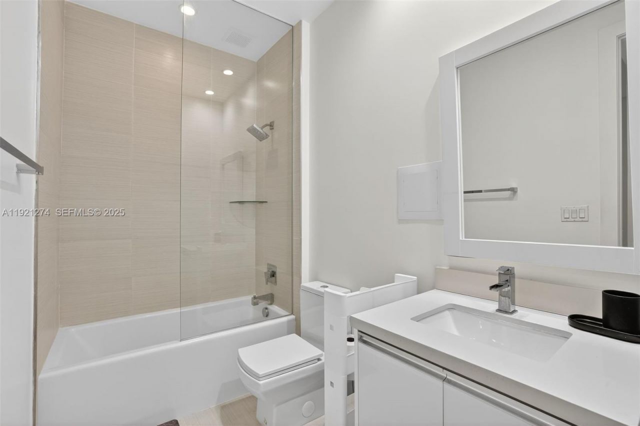 6310 NW 103rd Pl, Unit 104, Doral, FL 33178 Photo