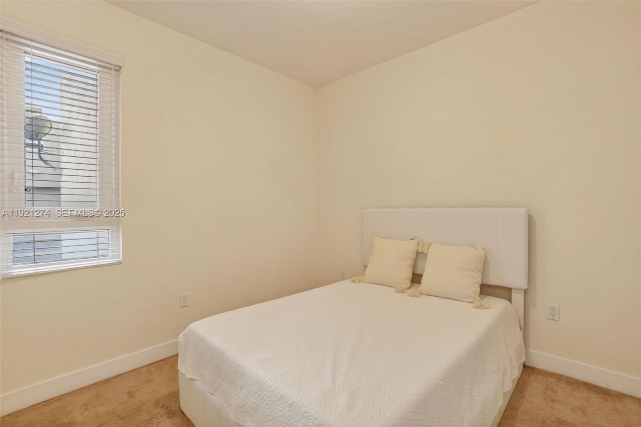 6310 NW 103rd Pl, Unit 104, Doral, FL 33178 Photo