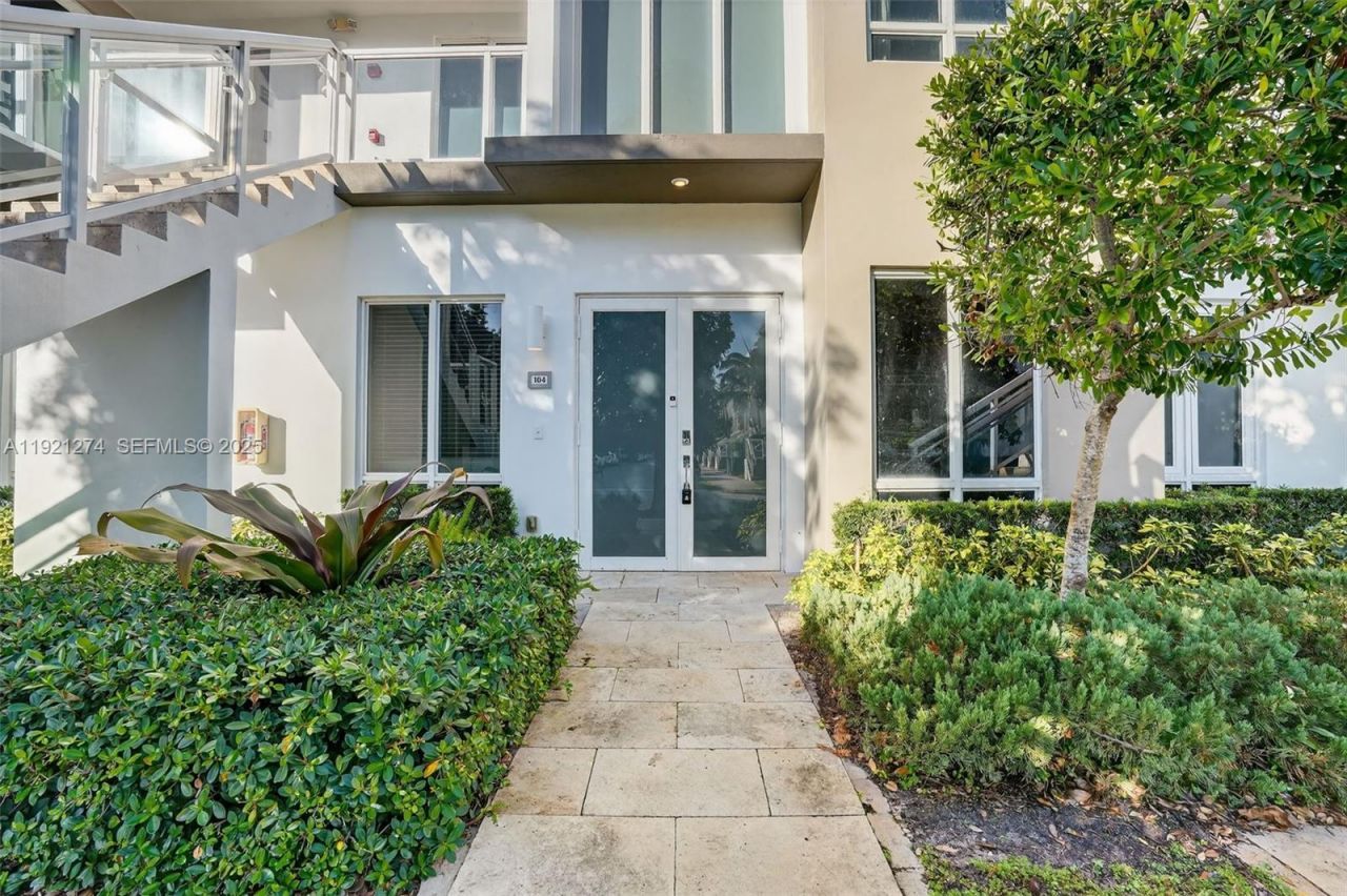 6310 NW 103rd Pl, Unit 104, Doral, FL 33178 Photo