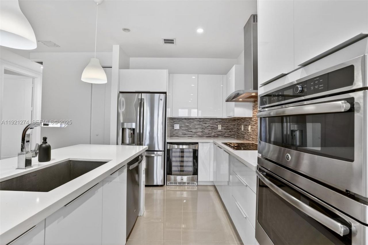 6310 NW 103rd Pl, Unit 104, Doral, FL 33178 Photo