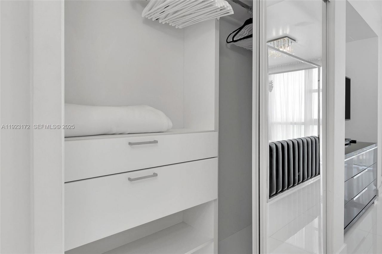 18201 Collins Ave, Unit 1002, Sunny Isles Beach, FL 33160 Photo