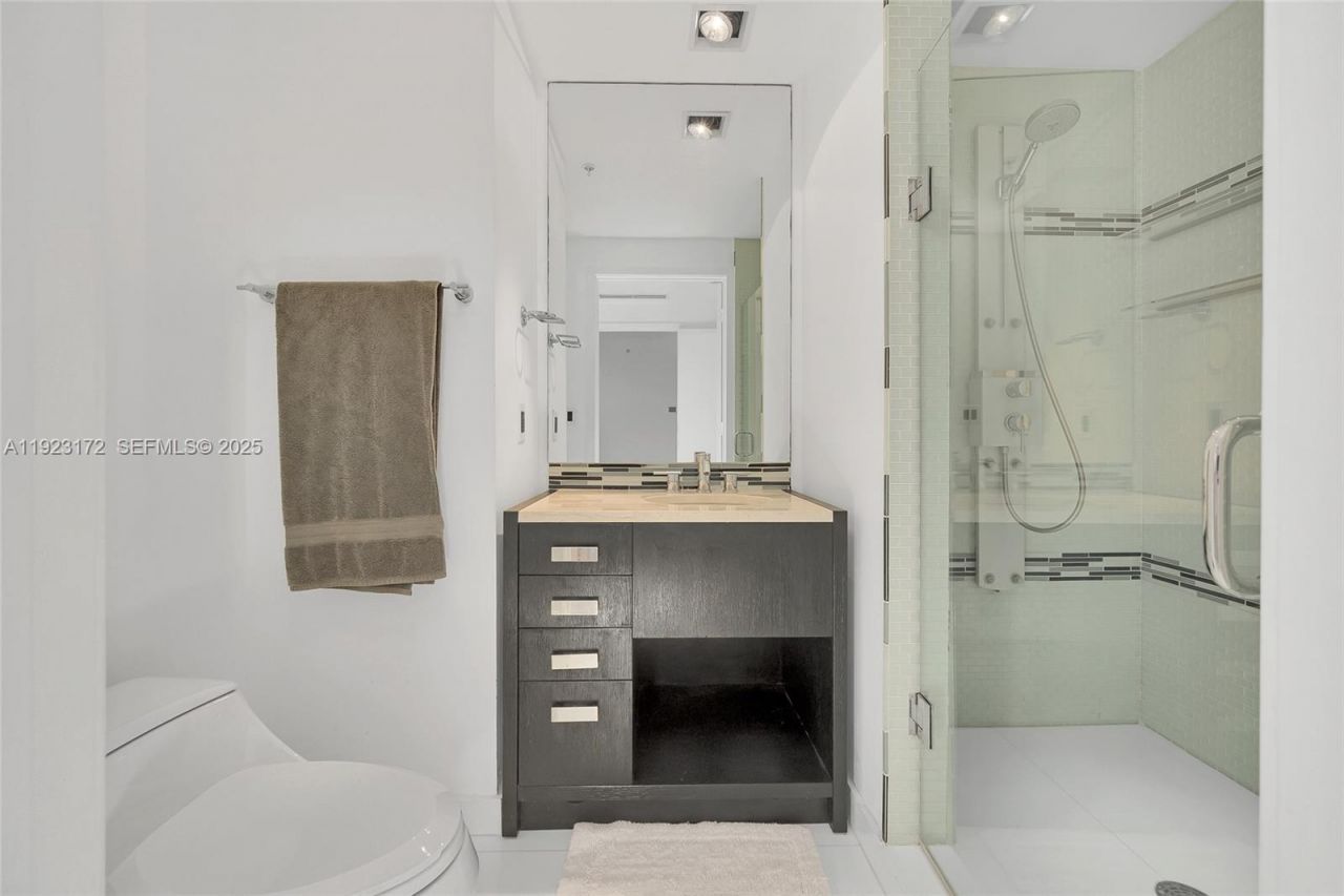 18201 Collins Ave, Unit 1002, Sunny Isles Beach, FL 33160 Photo