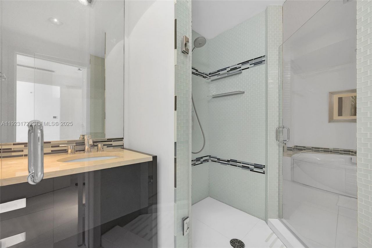 18201 Collins Ave, Unit 1002, Sunny Isles Beach, FL 33160 Photo