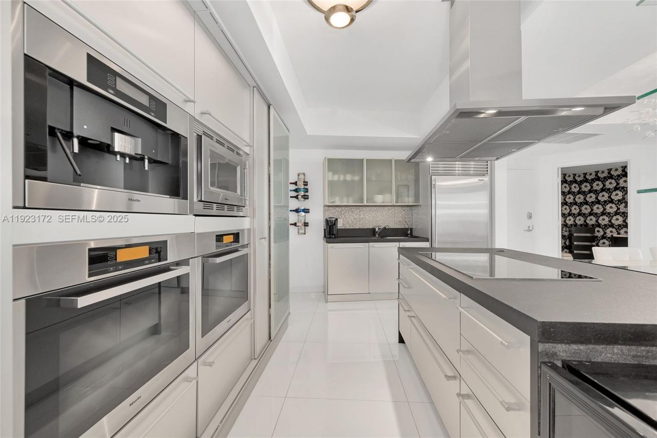 18201 Collins Ave, Unit 1002, Sunny Isles Beach, FL 33160 Photo