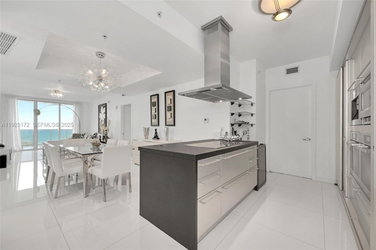 18201 Collins Ave, Unit 1002, Sunny Isles Beach, FL 33160 Photo
