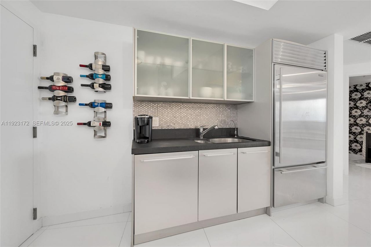 18201 Collins Ave, Unit 1002, Sunny Isles Beach, FL 33160 Photo