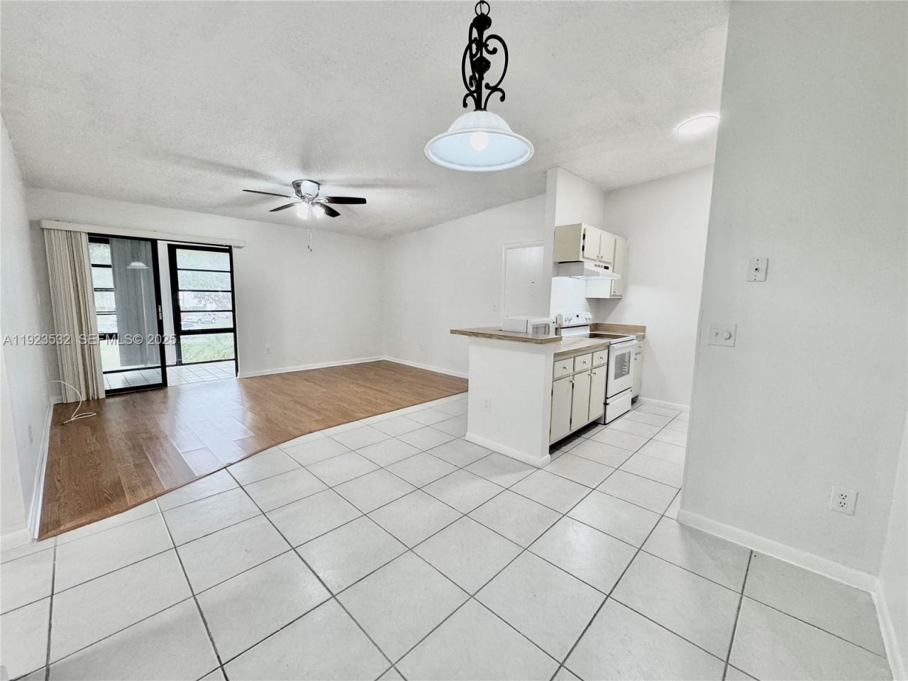 9411 S Belfort Cir, Unit 208, Tamarac, FL 33321 Photo