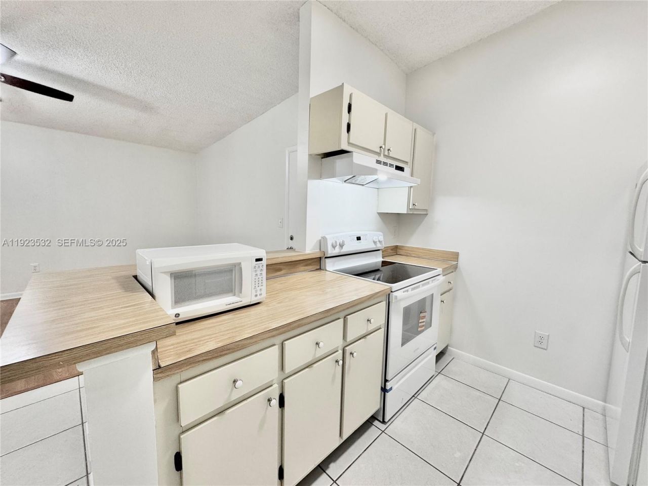 9411 S Belfort Cir, Unit 208, Tamarac, FL 33321 Photo