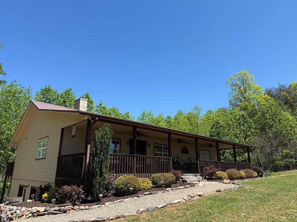 971 White Oak Drive, Warne, NC 28909 Main Photo