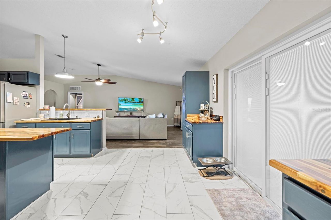 880 W Rum Place, Dunnellon, FL 34434 Photo