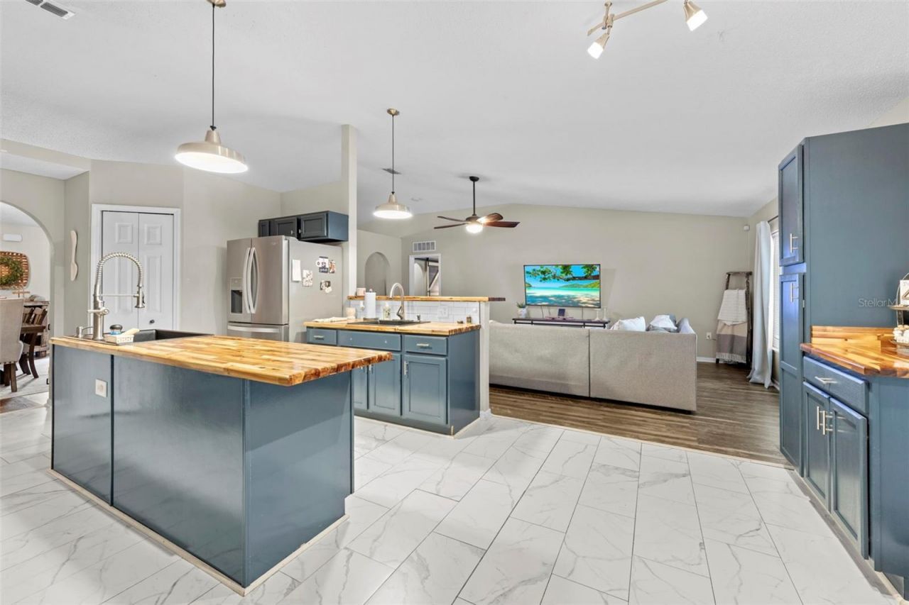 880 W Rum Place, Dunnellon, FL 34434 Photo