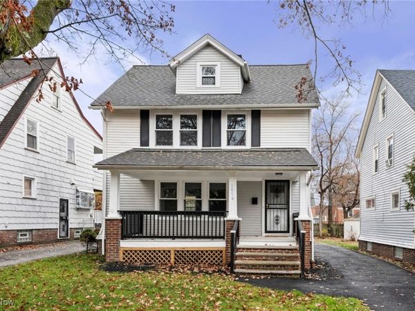 1056 Quilliams Road, Cleveland Heights, OH 44121