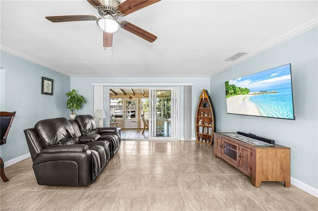 425 Pinecrest Ct, Cape Coral, FL 33904 Photo