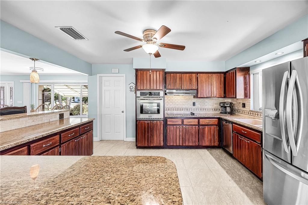 425 Pinecrest Ct, Cape Coral, FL 33904 Photo