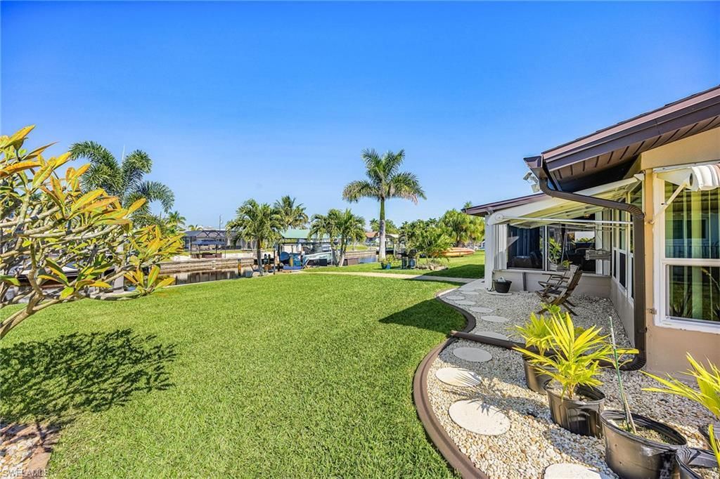 425 Pinecrest Ct, Cape Coral, FL 33904 Photo