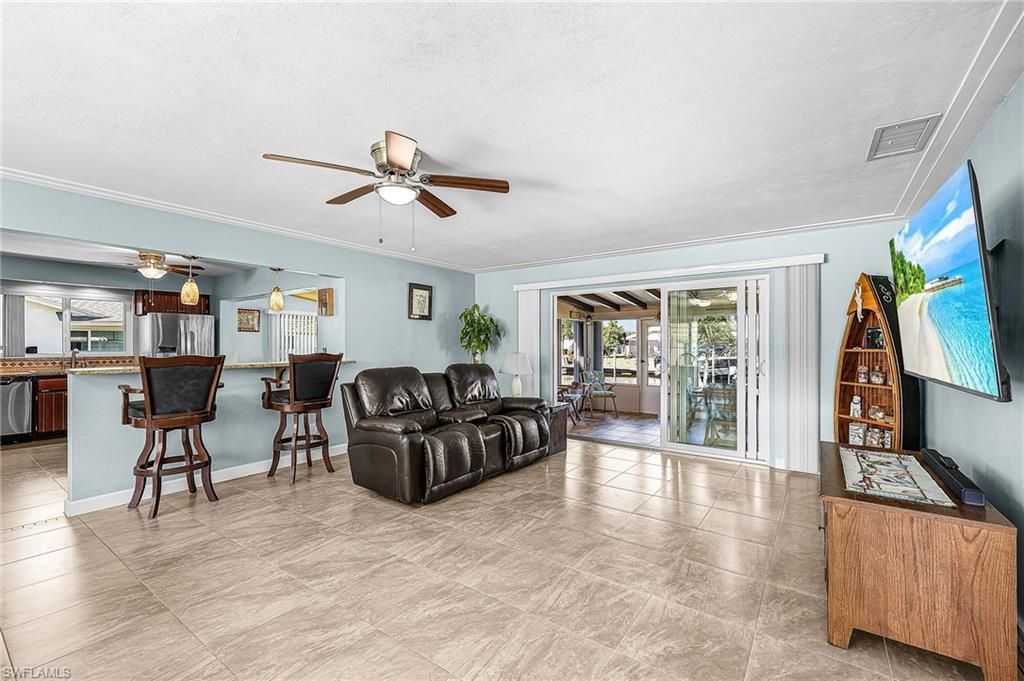 425 Pinecrest Ct, Cape Coral, FL 33904 Photo