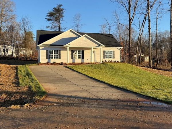 1015 Fairfield Drive, Yadkinville, NC 27055