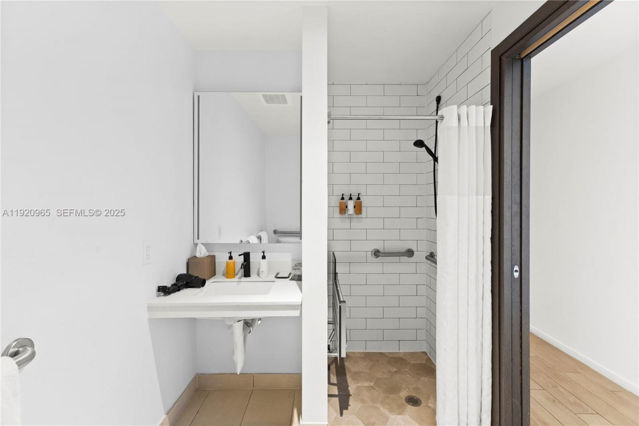 398 NE 5th St, Unit 3515, Miami, FL 33132 Photo