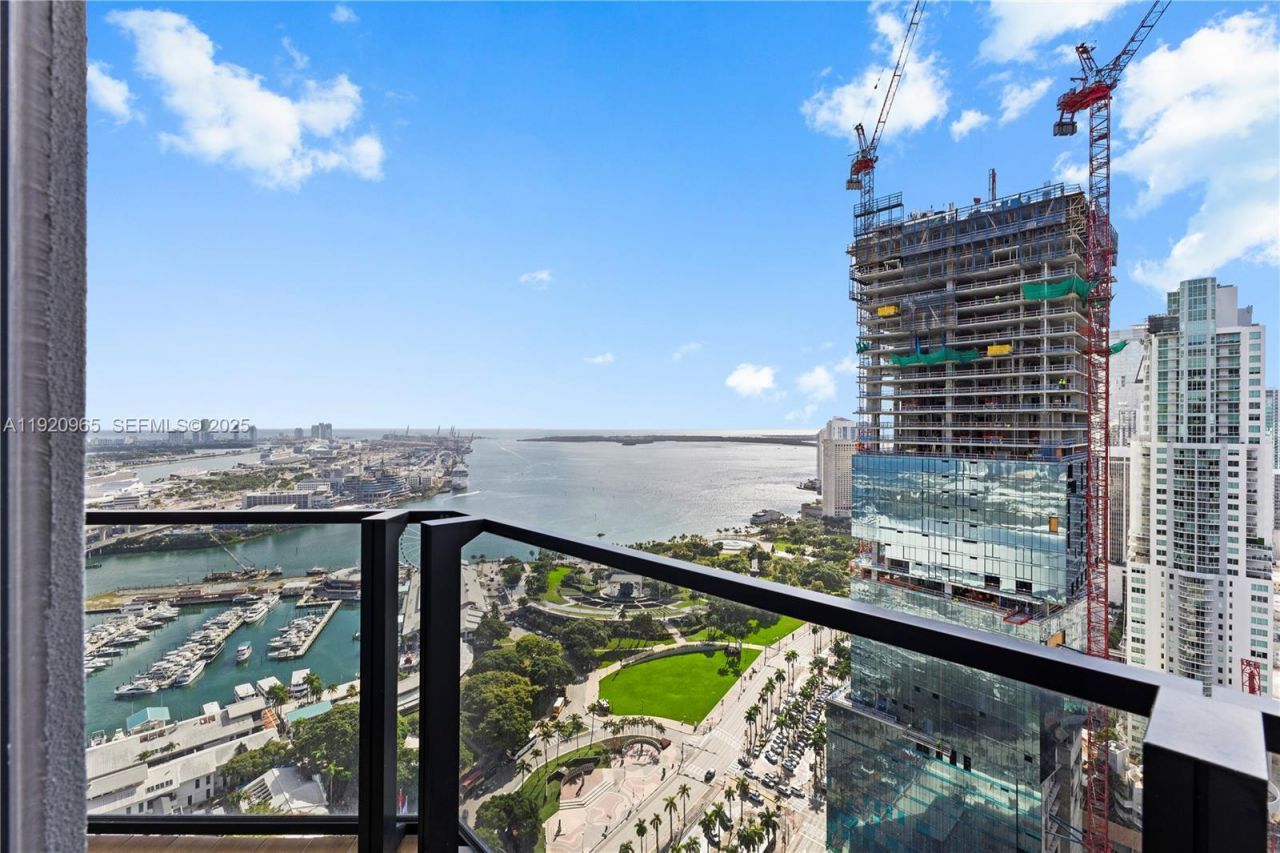 398 NE 5th St, Unit 3515, Miami, FL 33132 Photo