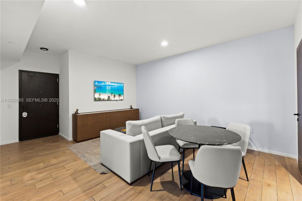 398 NE 5th St, Unit 3515, Miami, FL 33132 Photo