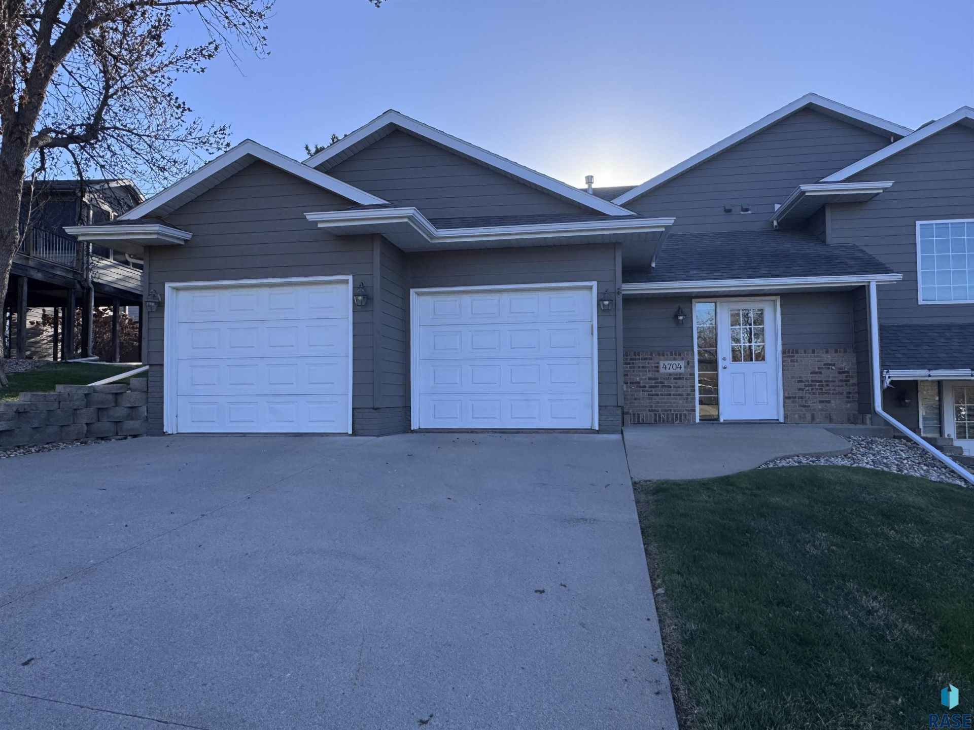 4704 S Acorn Ave Sioux Falls, SD 57105