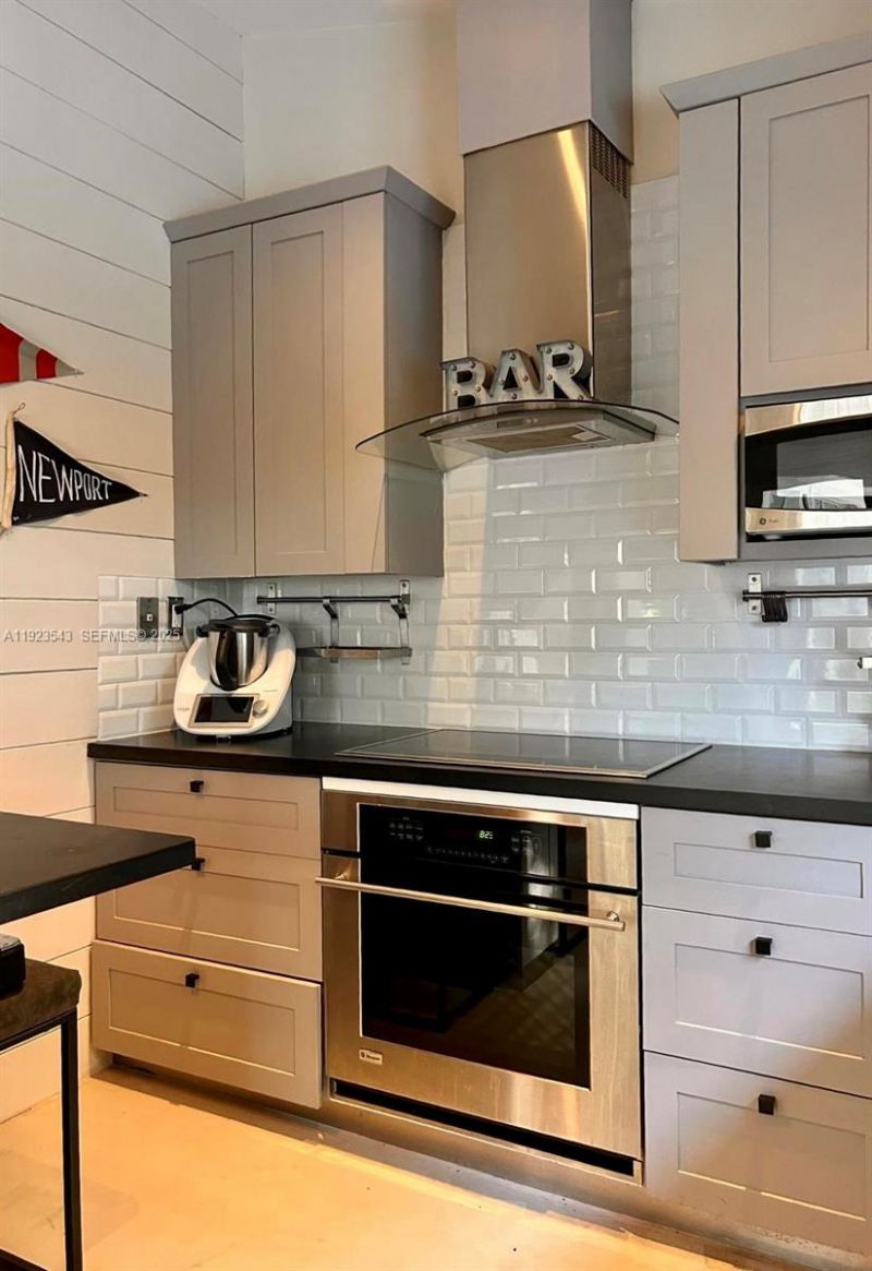 375 Harbor Ct, Unit ., Key Biscayne, FL 33149 Photo