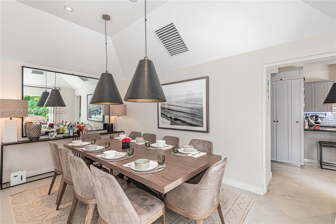 375 Harbor Ct, Unit ., Key Biscayne, FL 33149 Photo