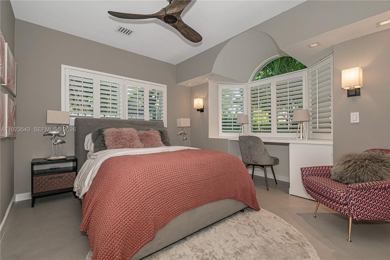 375 Harbor Ct, Unit ., Key Biscayne, FL 33149 Photo