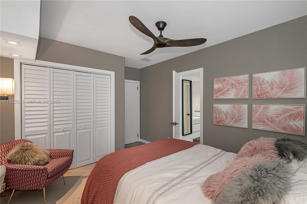 375 Harbor Ct, Unit ., Key Biscayne, FL 33149 Photo