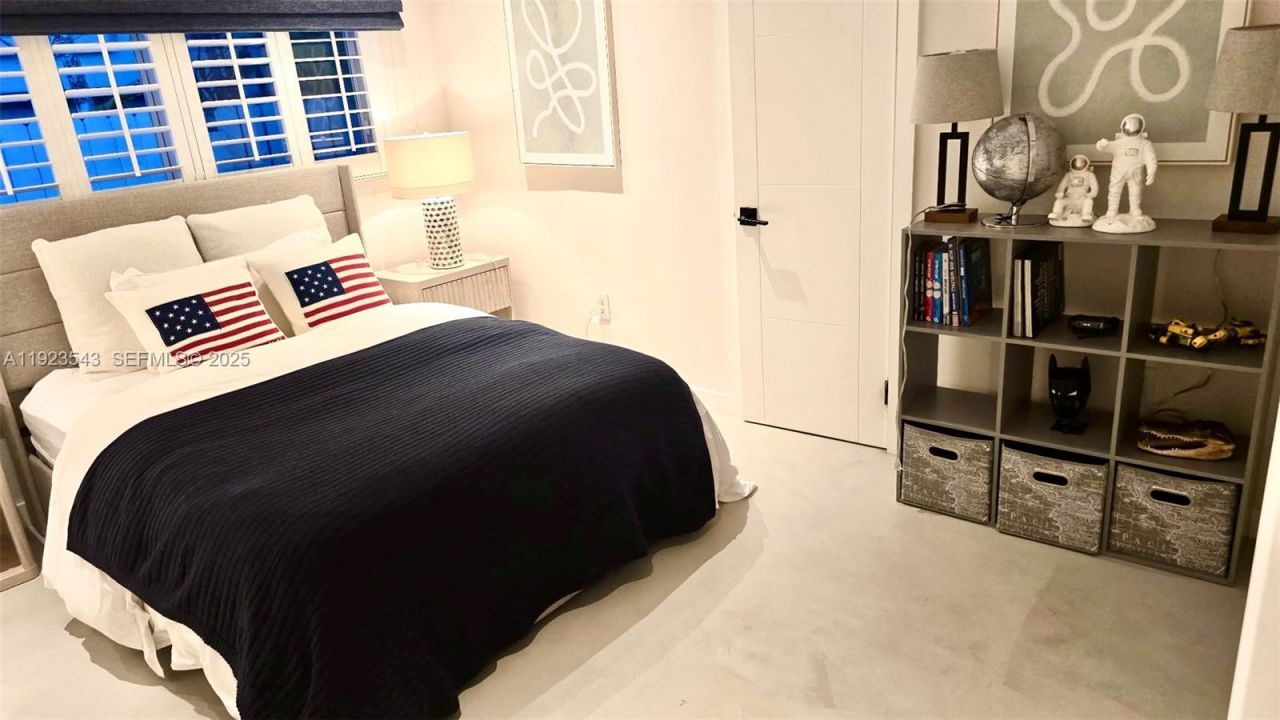 375 Harbor Ct, Unit ., Key Biscayne, FL 33149 Photo