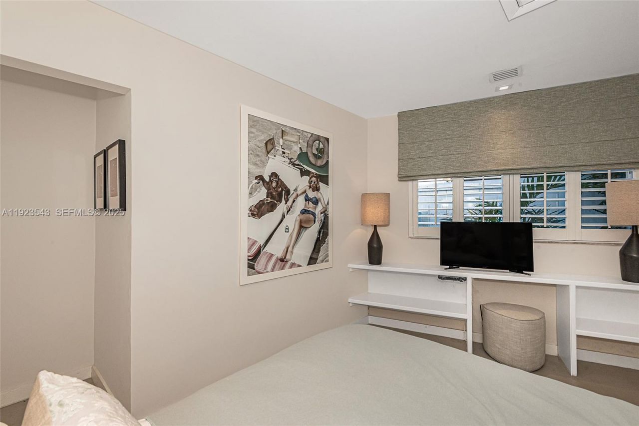 375 Harbor Ct, Unit ., Key Biscayne, FL 33149 Photo