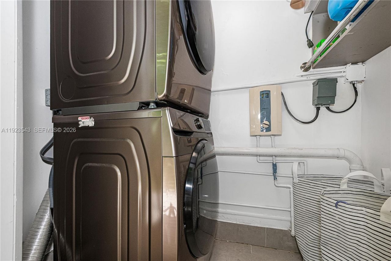 375 Harbor Ct, Unit ., Key Biscayne, FL 33149 Photo