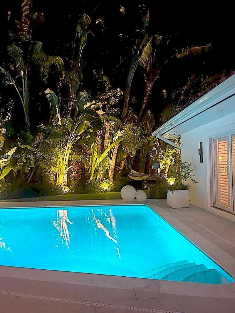 375 Harbor Ct, Unit ., Key Biscayne, FL 33149 Photo