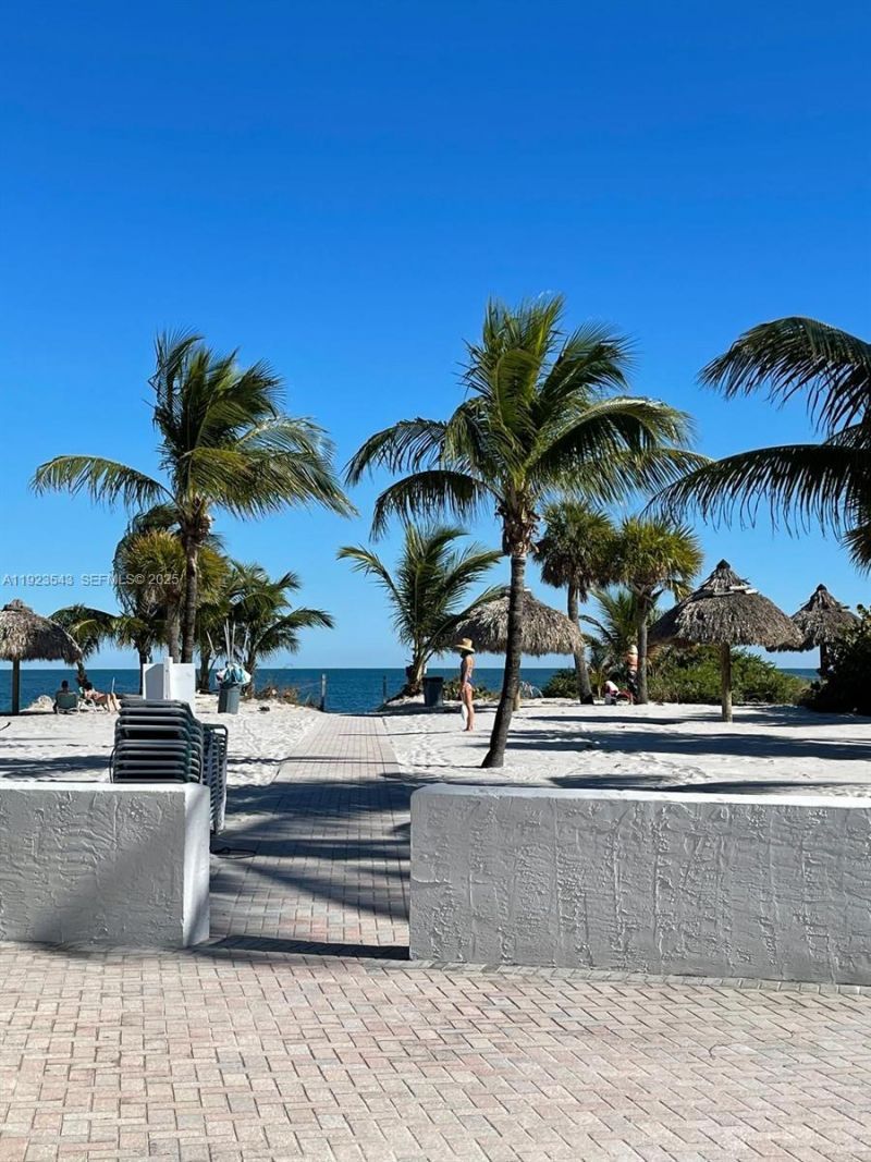 375 Harbor Ct, Unit ., Key Biscayne, FL 33149 Photo