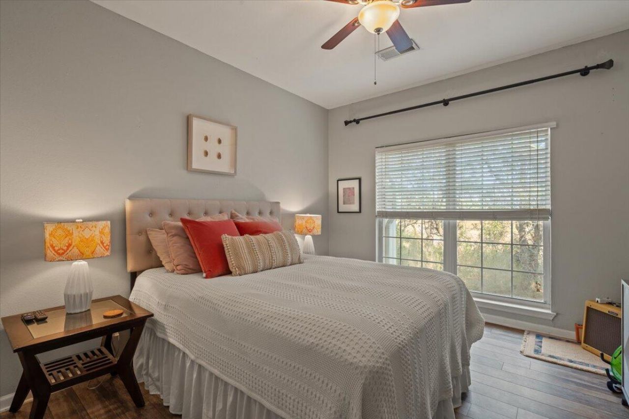 700 Daniel Ellis Drive Photo 16