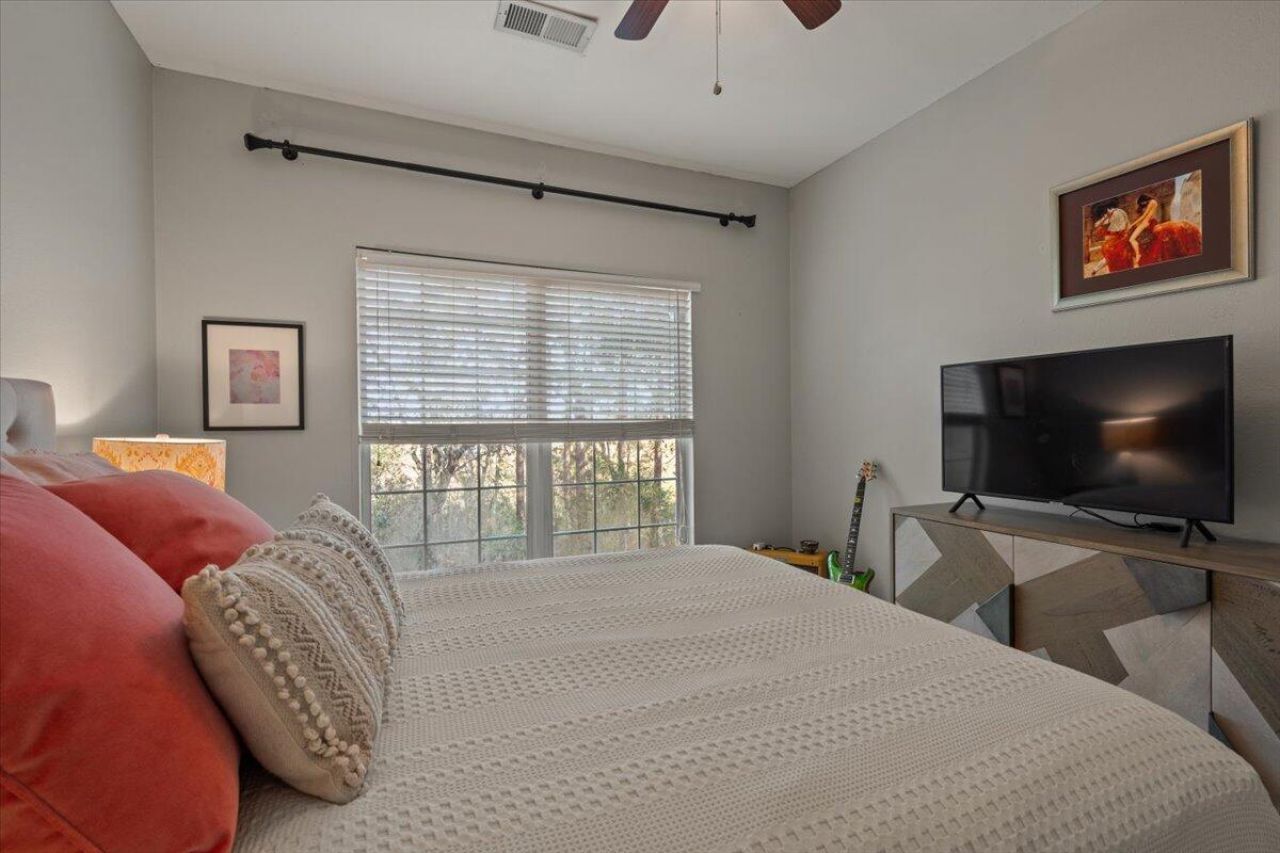 700 Daniel Ellis Drive Photo 17