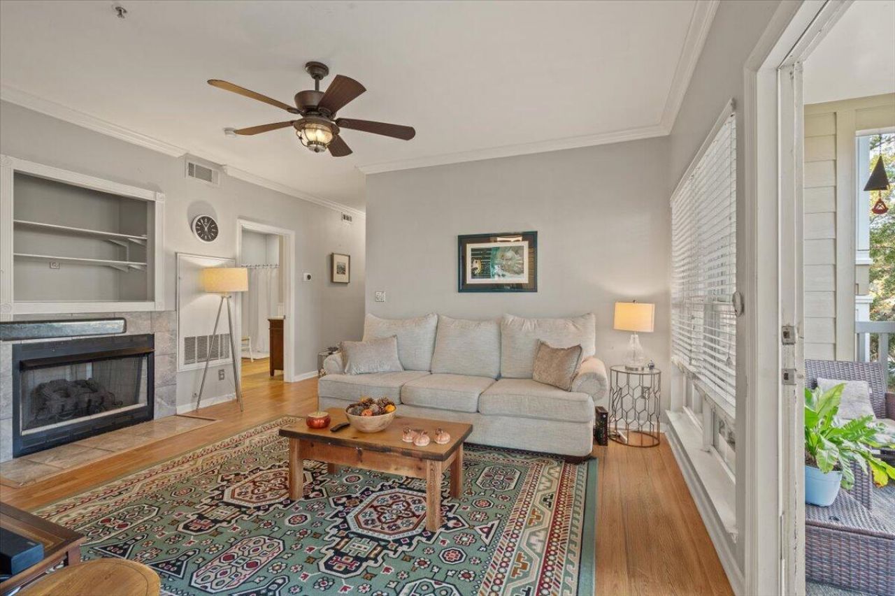 700 Daniel Ellis Drive Photo 6