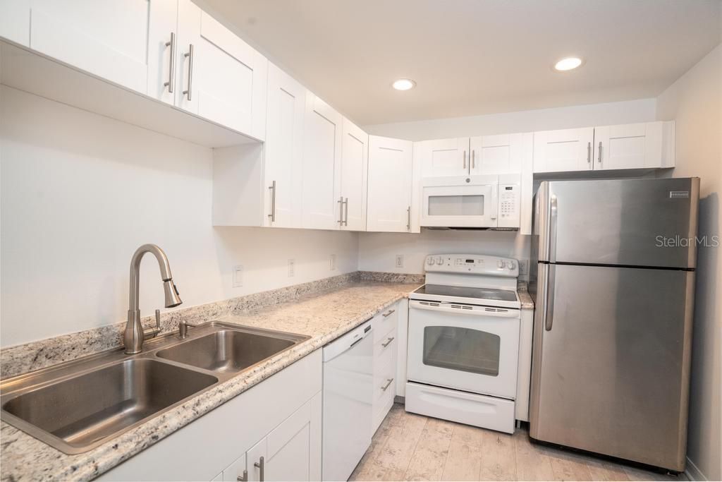 5503 Fountain Lake Circle, Unit 104, Bradenton, FL 34207 Photo